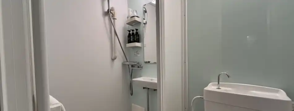 シャワーブースシングルルーム