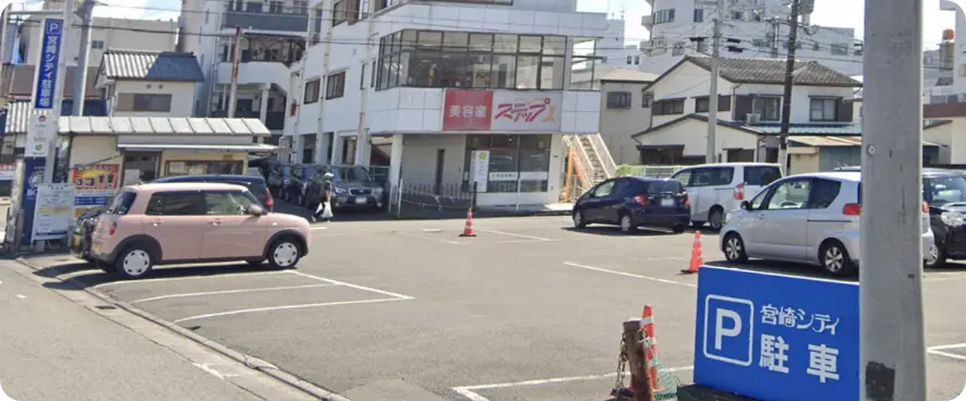 駐車場B