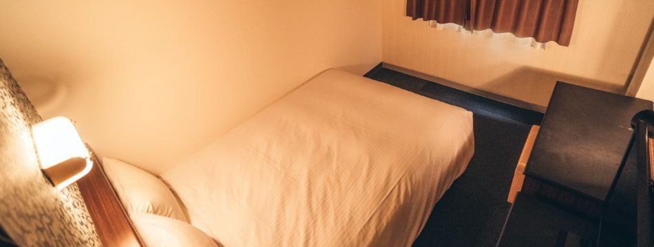 エコノミーセミダブルルーム