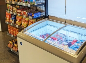 ホテル内にコンビニ併設