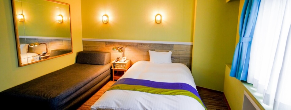 シングルルーム(ソファー付き)