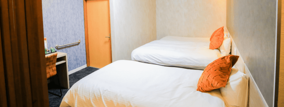 家族湯付き洋室